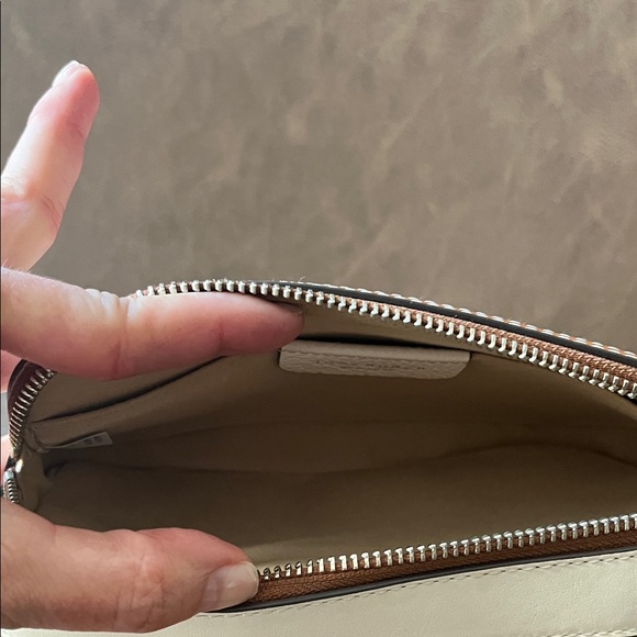 Tory Burch Multicolor Logo Crossbody Bag - Picture 8 of 10